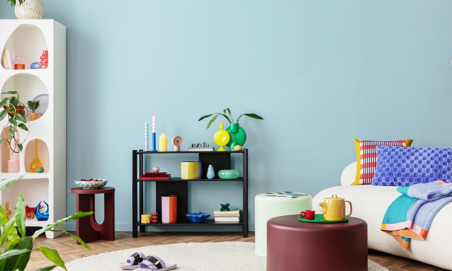 How to Choose Paint Colors That Make Small Rooms Feel Bigger